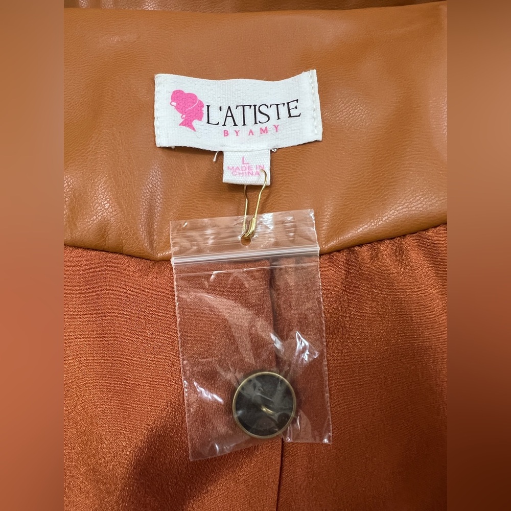 NWOT L'ATISTE Tan Leather Jacket with Cropped Design - Picture 5 of 6